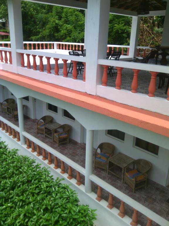 Polish Princess Guest House Порт-Антонио Экстерьер фото