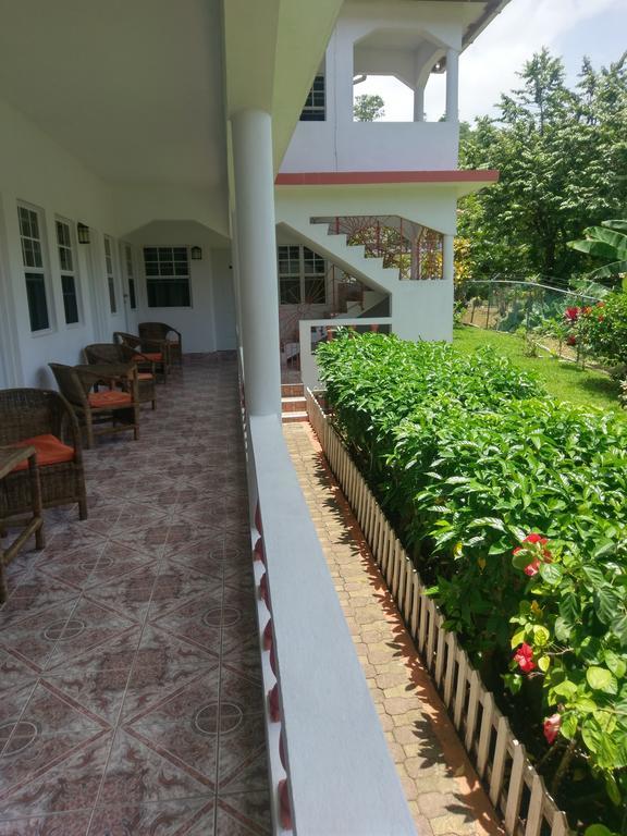 Polish Princess Guest House Порт-Антонио Экстерьер фото