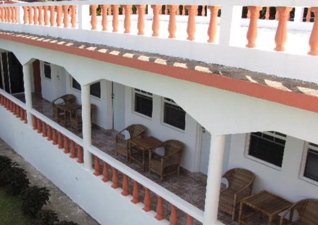 Polish Princess Guest House Порт-Антонио Экстерьер фото