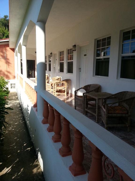 Polish Princess Guest House Порт-Антонио Экстерьер фото